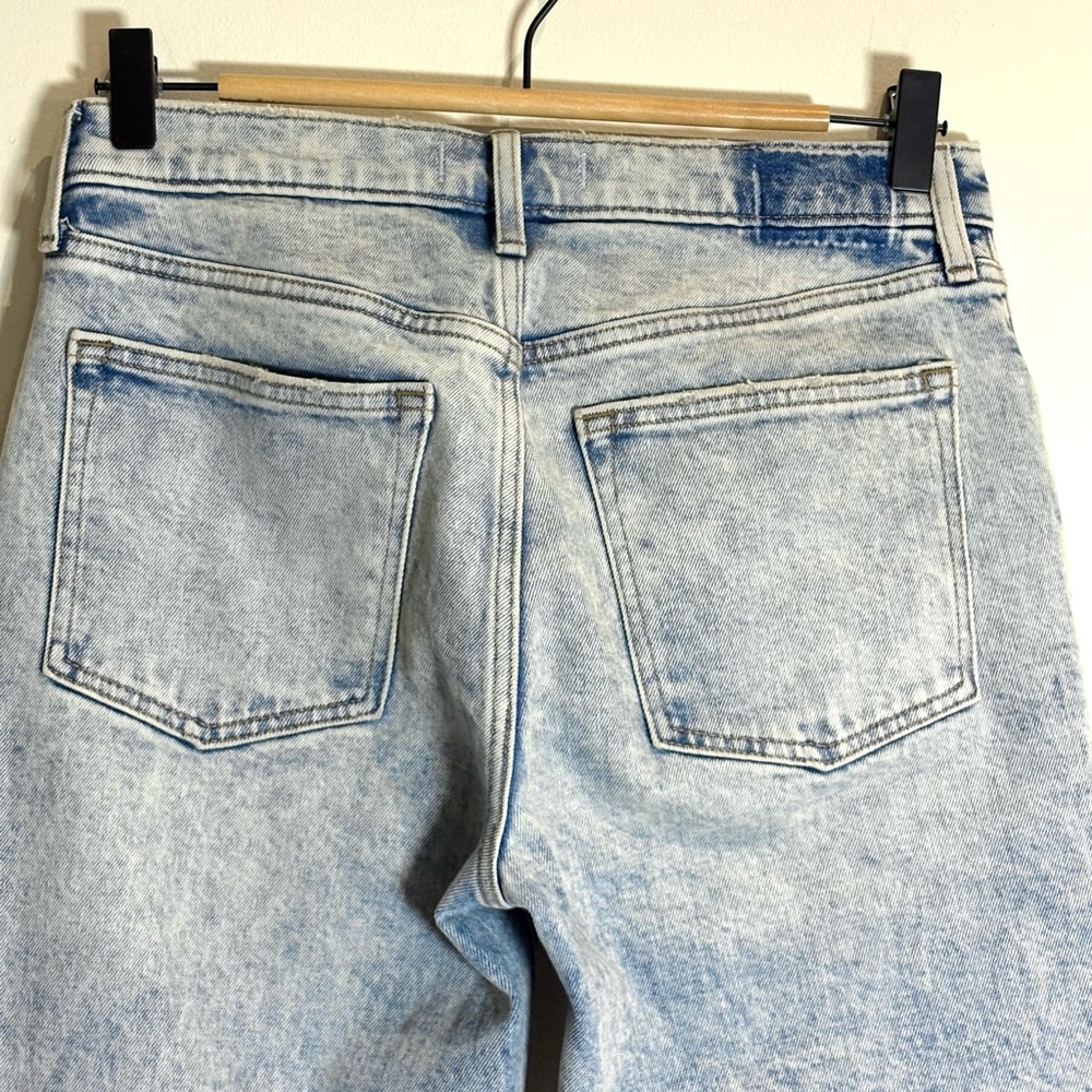 Abercrombie & Fitch The Boyfriend Mid-Rise Jeans Light Ripped Wash Size 26 / 2 - Picture 6 of 9